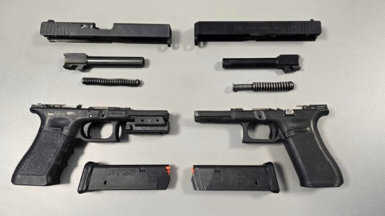 pistolet Glock 17, Glock 17 gen 4, broń palna SUFO, patrole interwencyjne, pistolet służbowy, broń ochroniarzy, austriacki pistolet Glock, wyposażenie patroli, SUFO broń, uzbrojona ochrona, interwencja z bronią, ochrona osób i mienia, formacja ochronna SUFO, broń do ochrony, szkolenie strzeleckie ochrona